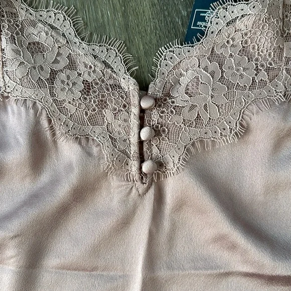 NWT Abercrombie Lace-Trim Cami - Picture 4 of 4